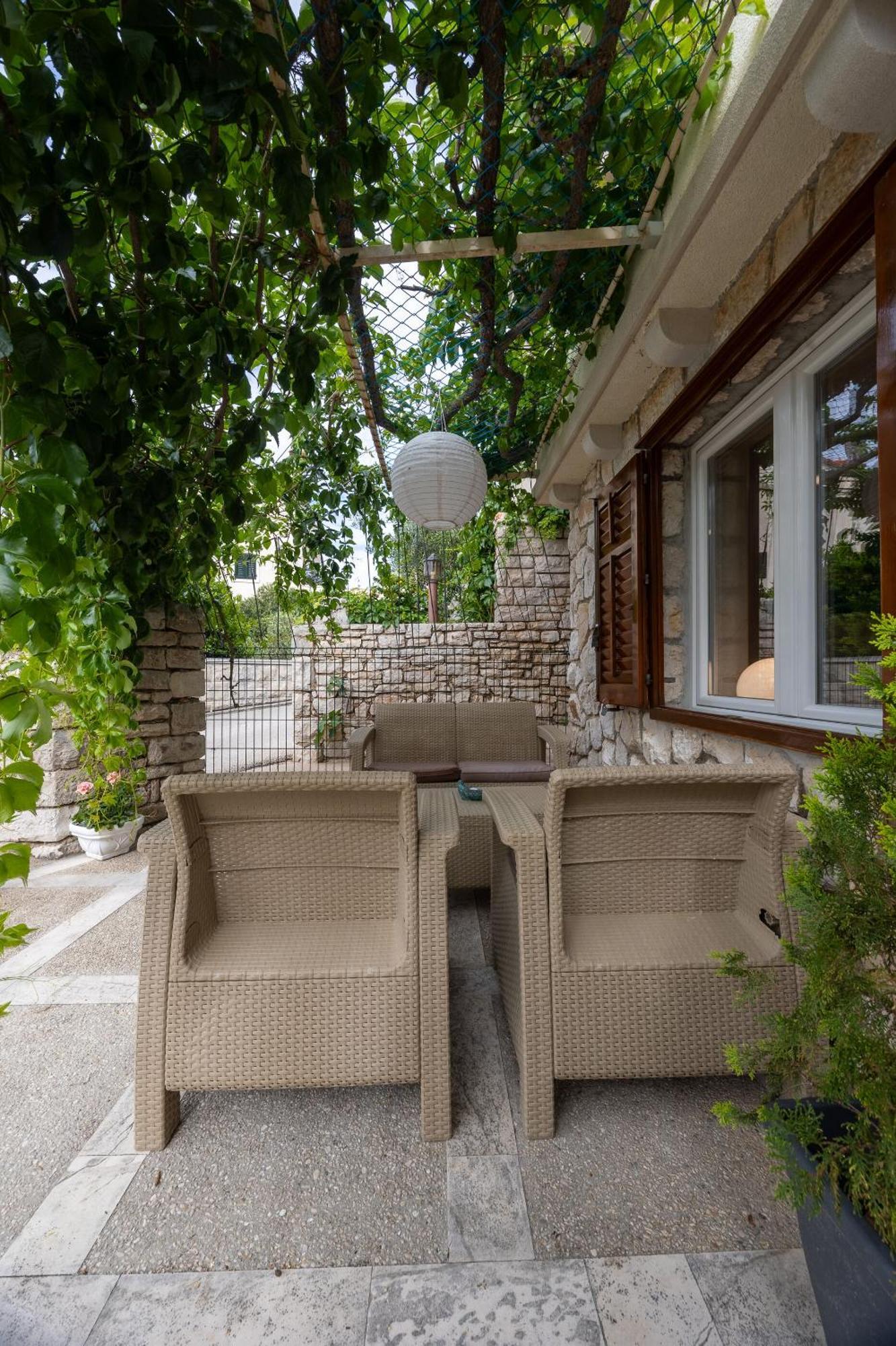 Apartments And Rooms Lea Bol Exterior foto