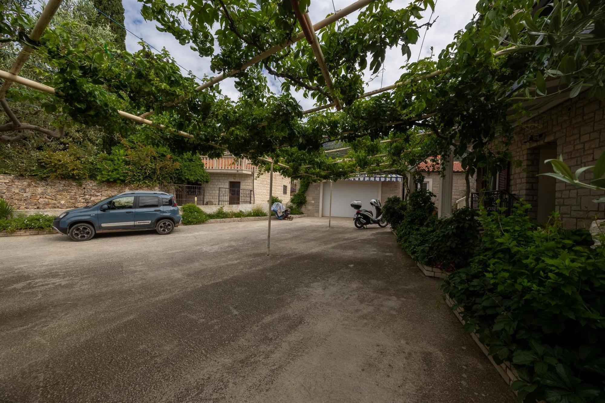 Apartments And Rooms Lea Bol Exterior foto