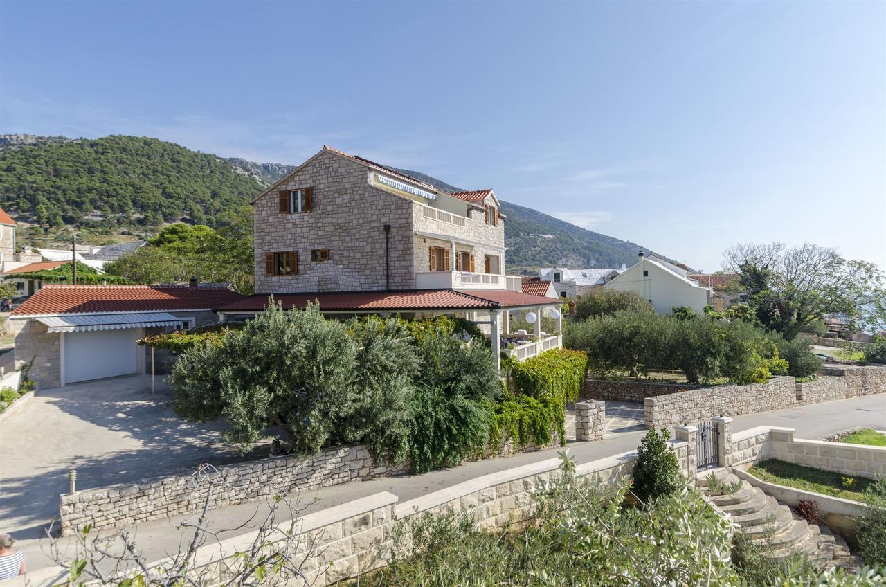 Apartments And Rooms Lea Bol Exterior foto