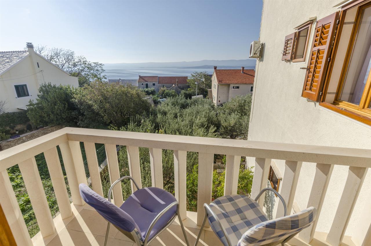 Apartments And Rooms Lea Bol Exterior foto